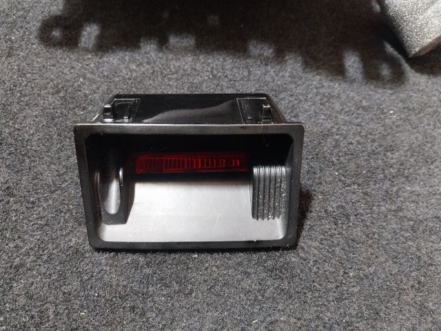 bontott AUDI A5 Első Hamutartó