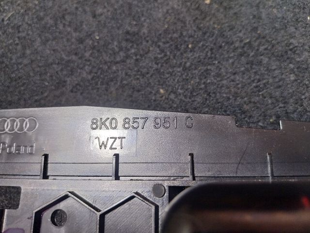 bontott AUDI A5 Első Hamutartó