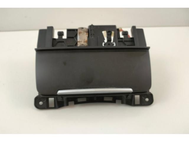 bontott AUDI A5 Első Hamutartó