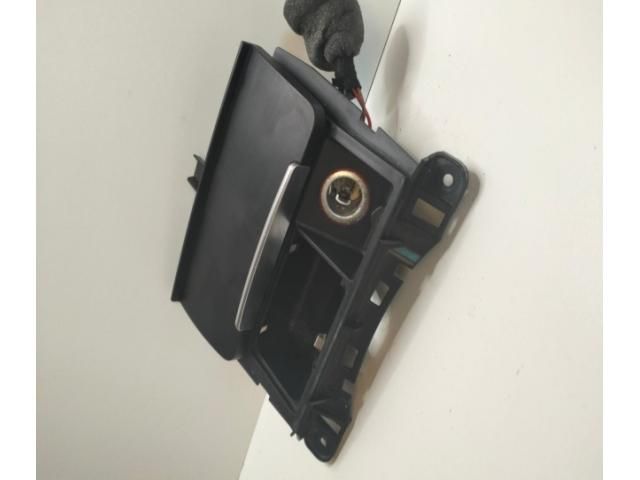 bontott AUDI A5 Első Hamutartó