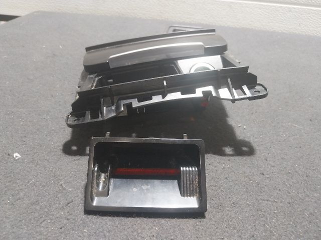 bontott AUDI A5 Első Hamutartó