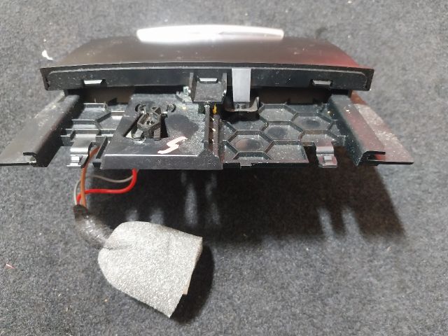 bontott AUDI A5 Első Hamutartó