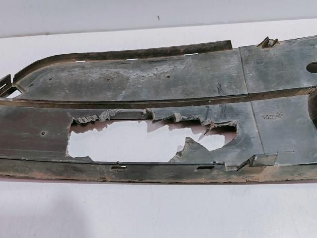 bontott AUDI A5 Első Lökhárító Díszléc