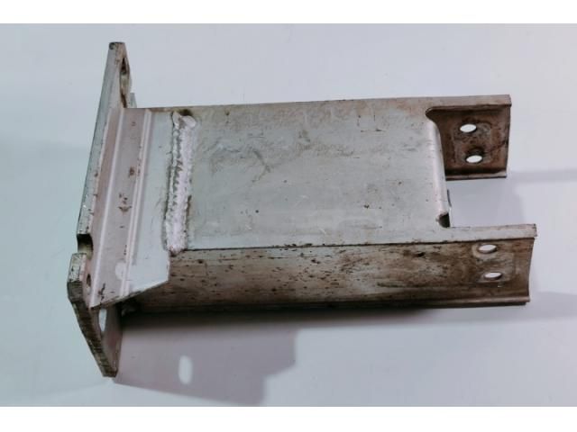 bontott AUDI A5 Első Lökhárító Merevítő (Fém)