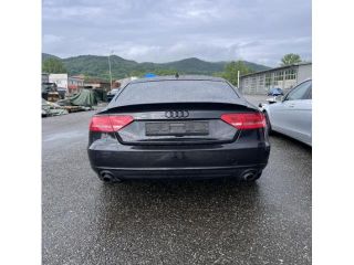 bontott AUDI A5 Első Lökhárító Merevítő (Fém)