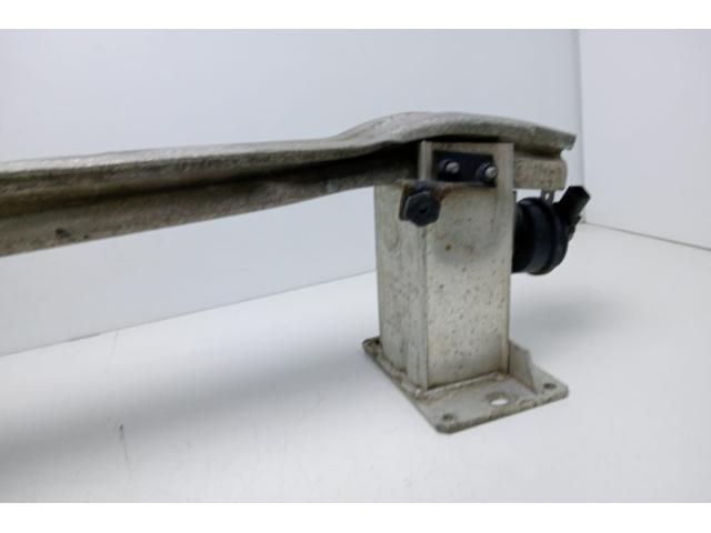 bontott AUDI A5 Első Lökhárító Merevítő (Fém)