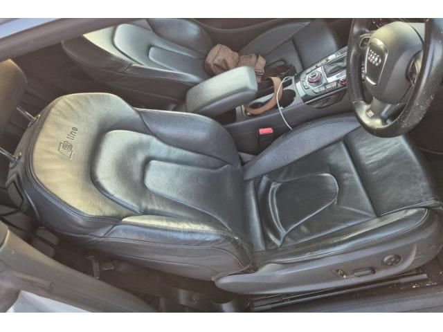 bontott AUDI A5 Első Lökhárító (Részeivel)