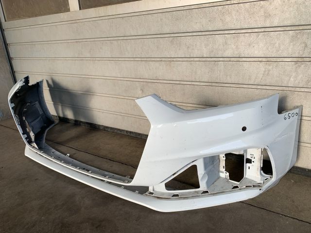 bontott AUDI A5 Első Lökhárító (Üresen)