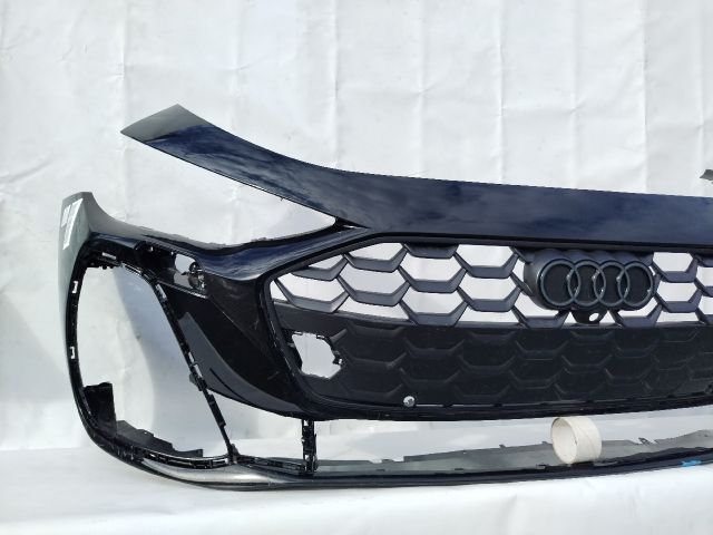 bontott AUDI A5 Első Lökhárító (Üresen)