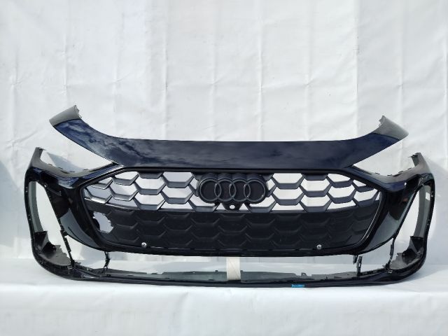 bontott AUDI A5 Első Lökhárító (Üresen)