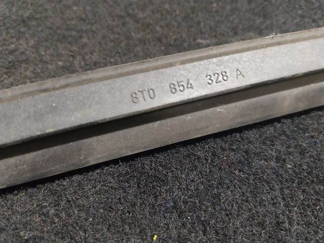 bontott AUDI A5 Első Szélvédő Jobb Díszléc