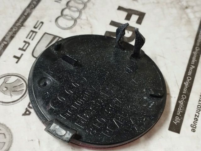 bontott AUDI A5 Első Vonószem Burkolat