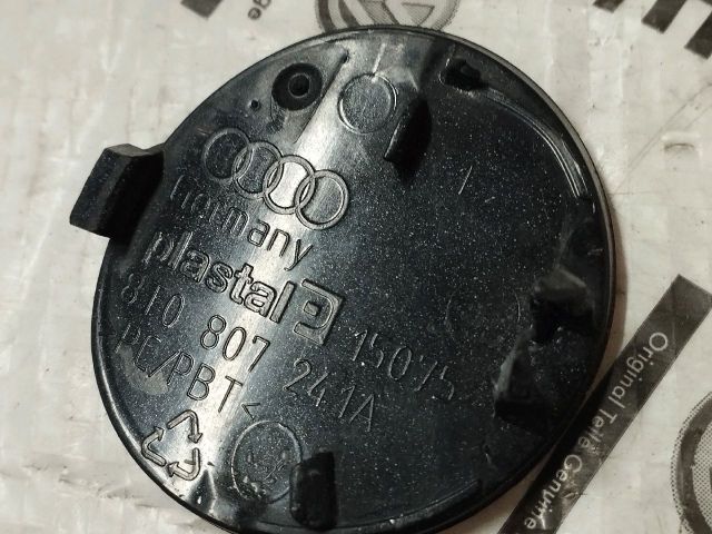 bontott AUDI A5 Első Vonószem Burkolat