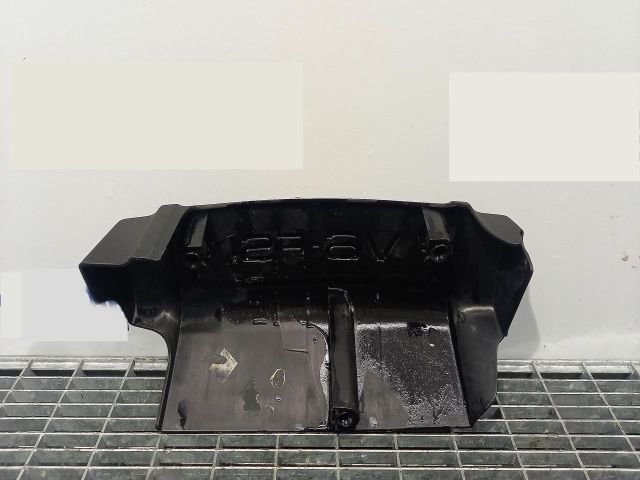 bontott AUDI A5 Felső Hűtőburkolat