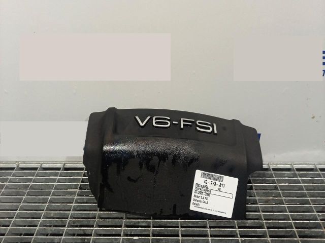 bontott AUDI A5 Felső Hűtőburkolat