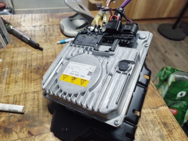 bontott AUDI A5 Feszültségszabályzó