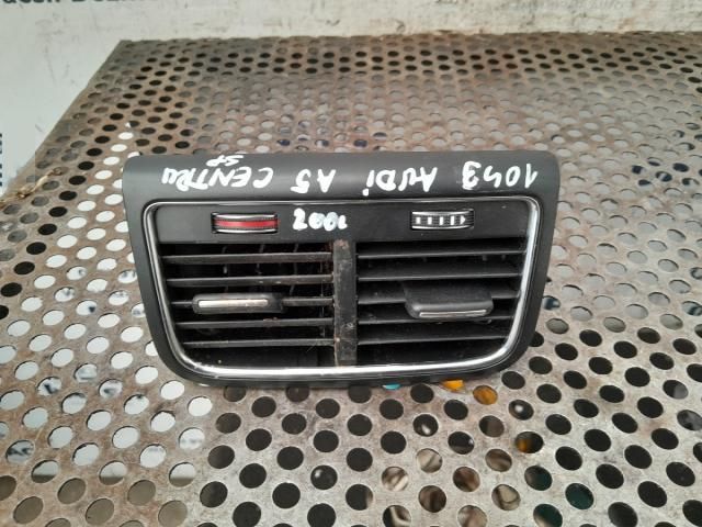 bontott AUDI A5 Hátsó középső Szellőző