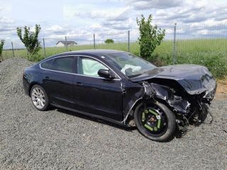 bontott AUDI A5 Hátsó középső Szellőző