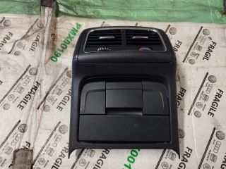 bontott AUDI A5 Hátsó középső Szellőző