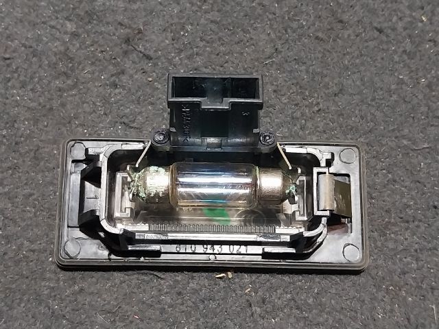 bontott AUDI A5 Hátsó Rendszámtábla Világítás