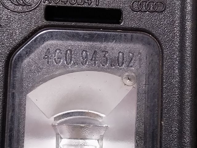 bontott AUDI A5 Hátsó Rendszámtábla Világítás