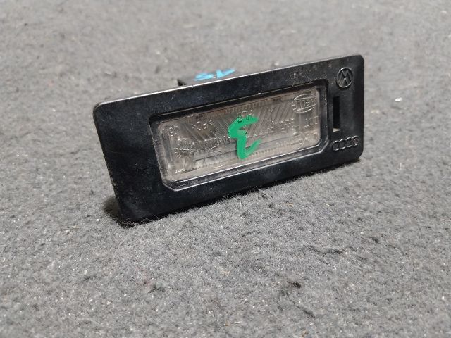 bontott AUDI A5 Hátsó Rendszámtábla Világítás