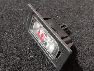 bontott AUDI A5 Hátsó Rendszámtábla Világítás