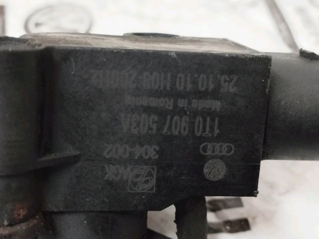 bontott AUDI A5 Hátsó Xenon Szintszabályzó Jeladó