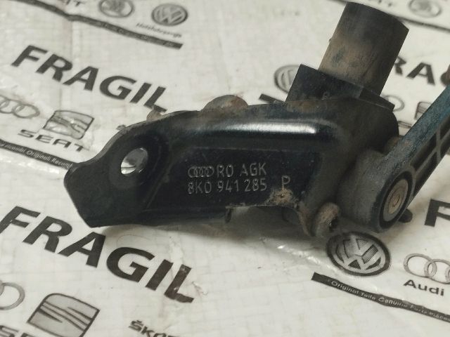 bontott AUDI A5 Hátsó Xenon Szintszabályzó Jeladó