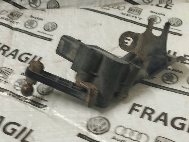 bontott AUDI A5 Hátsó Xenon Szintszabályzó Jeladó