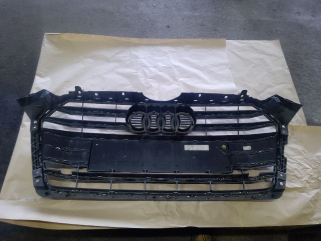 bontott AUDI A5 Hűtőrács