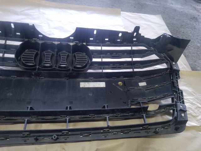 bontott AUDI A5 Hűtőrács