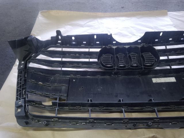 bontott AUDI A5 Hűtőrács