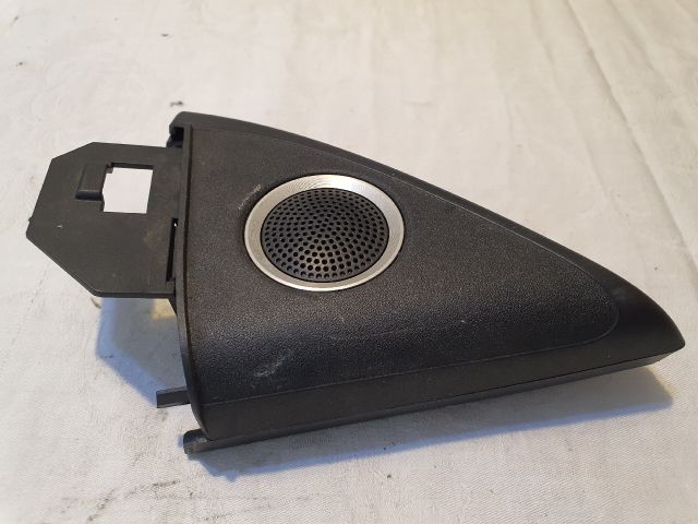 bontott AUDI A5 Jobb A Oszlop Hangszóró Burkolat