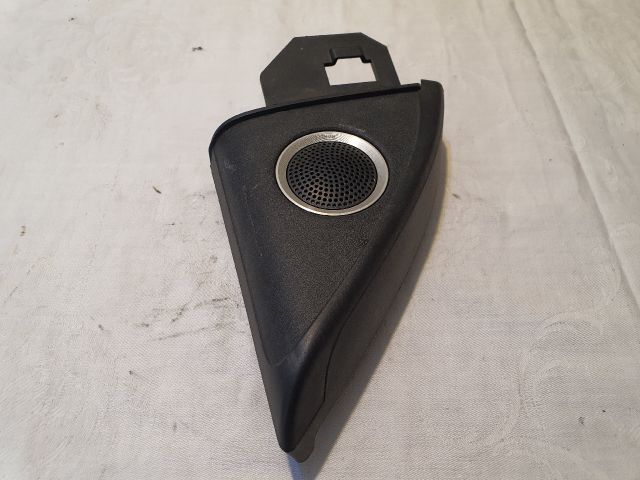 bontott AUDI A5 Jobb A Oszlop Hangszóró Burkolat