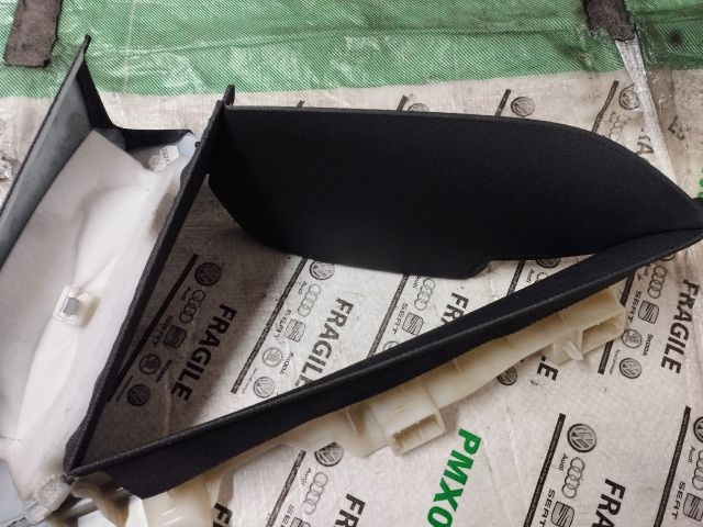 bontott AUDI A5 Jobb C Oszlop Burkolat