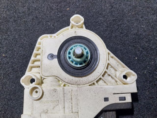 bontott AUDI A5 Jobb első Ablakemelő Motor