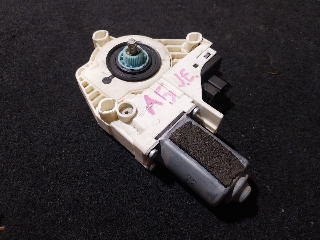 bontott AUDI A5 Jobb első Ablakemelő Motor