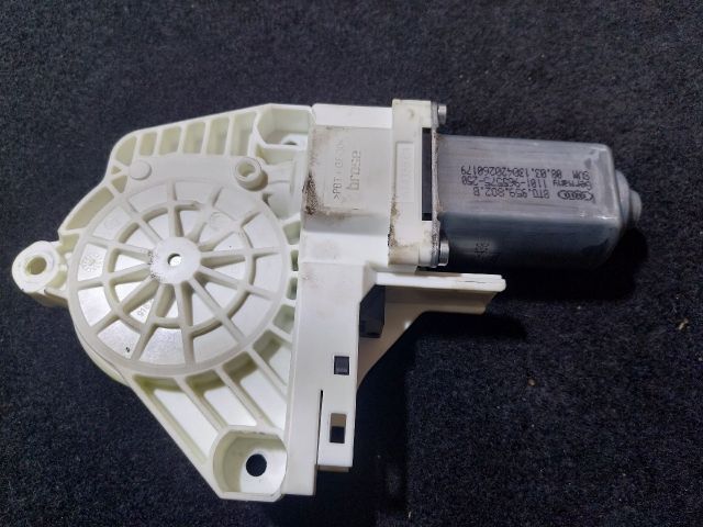 bontott AUDI A5 Jobb első Ablakemelő Motor