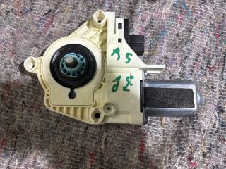 bontott AUDI A5 Jobb első Ablakemelő Motor