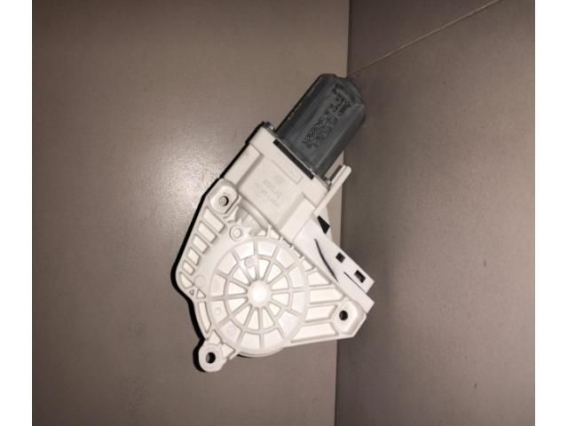 bontott AUDI A5 Jobb első Ablakemelő Motor