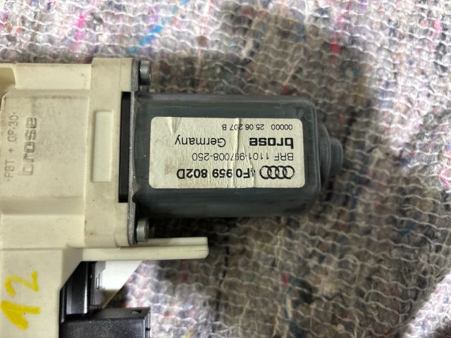 bontott AUDI A5 Jobb első Ablakemelő Motor