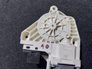 bontott AUDI A5 Jobb első Ablakemelő Motor