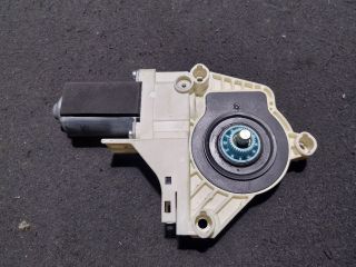 bontott AUDI A5 Jobb első Ablakemelő Motor