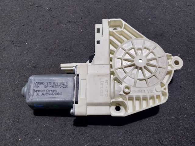 bontott AUDI A5 Jobb első Ablakemelő Motor