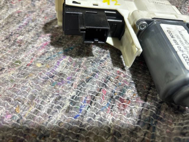 bontott AUDI A5 Jobb első Ablakemelő Motor