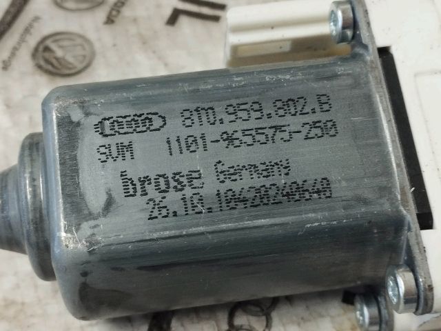 bontott AUDI A5 Jobb első Ablakemelő Motor