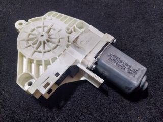 bontott AUDI A5 Jobb első Ablakemelő Motor