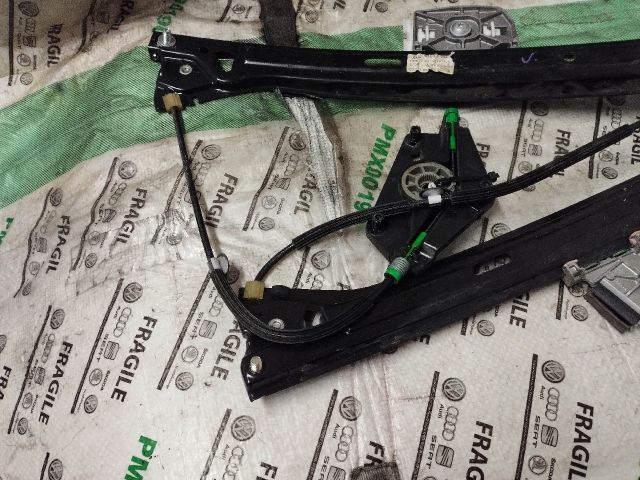 bontott AUDI A5 Jobb első Ablakemelő Szerkezet (Elektromos)