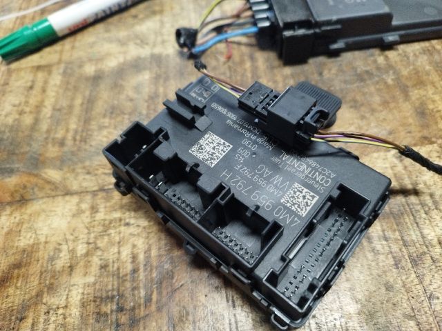 bontott AUDI A5 Jobb első Ajtó Vezérlőegység